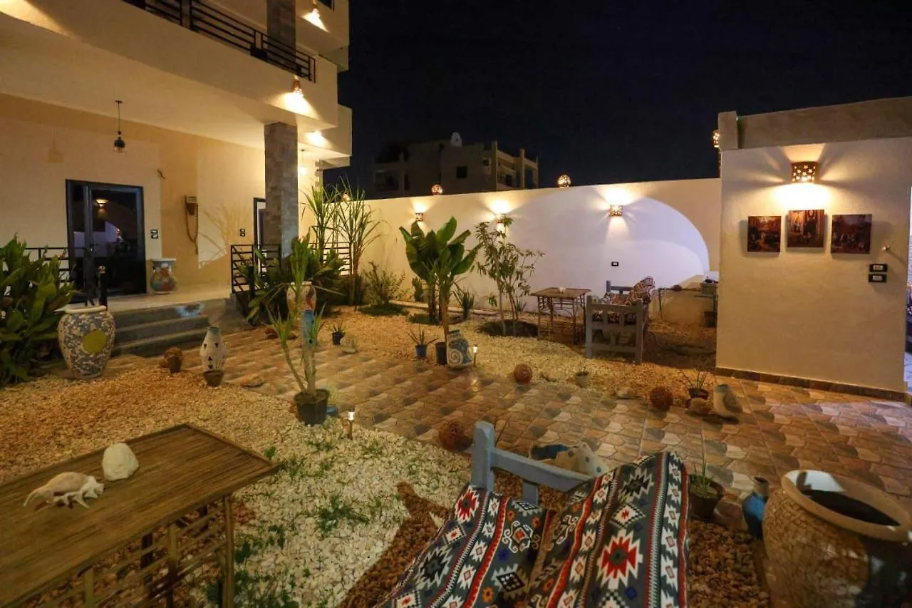 Serenity House Luxor 0*,